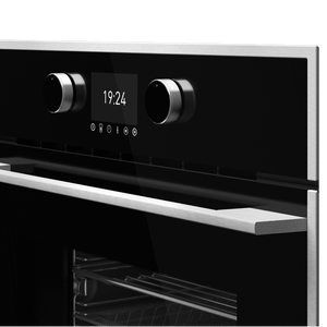 Horno Multifunción Compacto de Vapor - HLC 847 SC  Voltaje: 220 V Frecuencia: 60 Hz Potencia nominal máxima: 3400 W Amperaje: 15,45 A Clasificación energética: A+ Capacidad: 44 l / Capacidad tanque de agua: 1 l Guías telescópicas: Si Cierre soft: Si Bloqueo de niños: Si Hydroclean Pro: Si Termosonda: Si Asistente de cocción: Si Modo demo: Si Función eco: Si / Funcion combinada 20% vapor: Si Funciones especiales de vapor: 100% vapor, manual de regeneración, Sous vide, dureza del agua y descalcificación