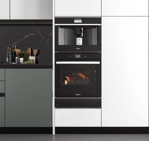 HORNO ELECTRICO SMART 60CM  -TRUE CONVECTION Cocine los alimentos más rápido y uniforme el aire pasa por encima, por debajo y alrededor de los alimentos  -SCAN TO COOK Conecte su dispositivo rápidamente con la tecnología Scan-to-Connect  -COCCION ASISTIDA Access & Control Los ciclos de cocción asistida calculan y establecen el tiempo y la temperatura de cocción ideales  -PREHEAT Precalienta tu horno en poco tiempo  -KEEP WARN Mantiene tu comida caliente por mucho más tiempo sin resecarse