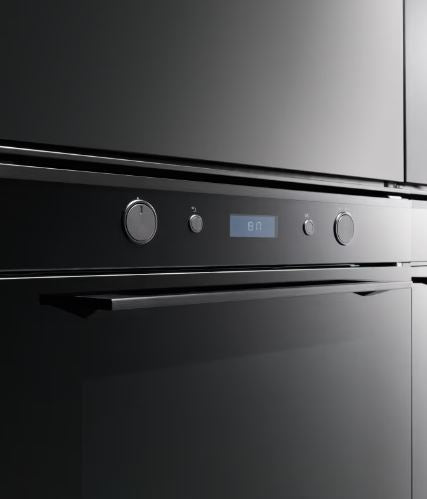 Horno eléctrico - FMY 98 P BK  Voltaje: 220V Potencia máxima: 3,65 kW Control: Botón Push/pull Pirolítico: Si Capacidad: 73 L Funciones: (10); convencional, horno de convección, aire forzado, grill, turbo grill, maxi cooking, pre calentamiento, eco aire forzado, cookassist, pirolisis Funciones Cookassist: 9 Cierre suave: Si Guías telescópicas: Si Clasificación energética: A++