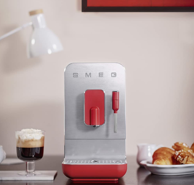 Cafetera superautomática Smeg rojo - BCC01RDMUS