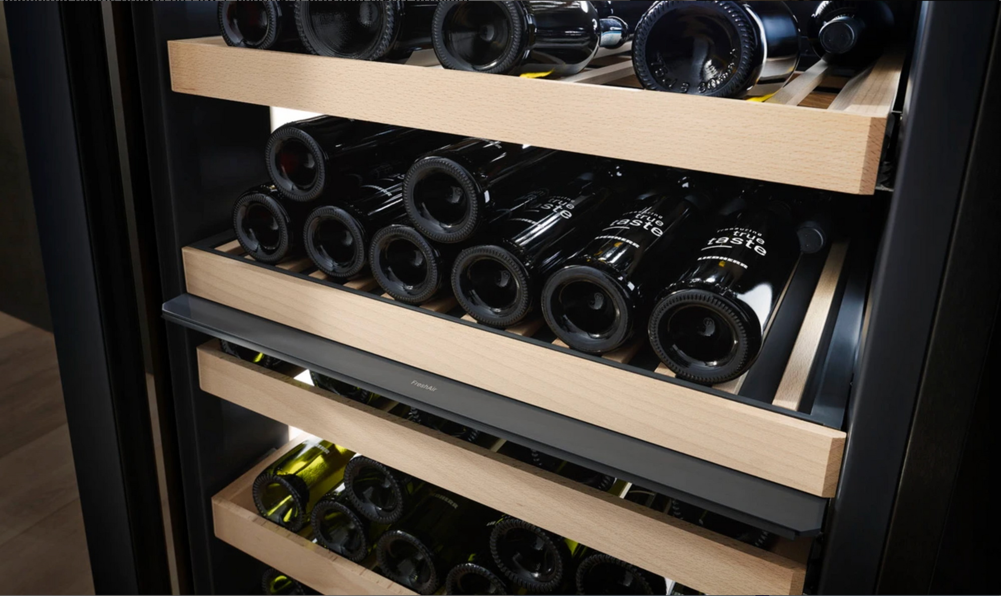 CAVA PARA VINOS INTEGRADA 60 CM - HW8000 - VINIDOR