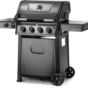 Asador Napoleon Gas Freestyle 425 SB La barbacoa de gas propano Freestyle 425 con quemador lateral Range es una barbacoa compacta con características premium y un valor inigualable.Asador Napoleon Gas Freestyle 425 SB La barbacoa de gas propano Freestyle 425 con quemador lateral Range es una barbacoa compacta con características premium y un valor inigualable. Encendido por el sistema de encendido instantáneo JETFIRE que enciende los quemadores principales con un chorro de llama fácilmente, cada vez.