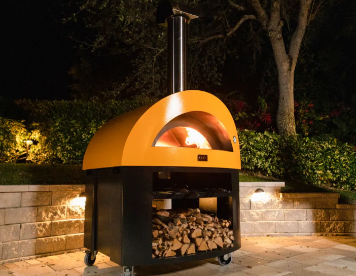 "Horno de pizza de 118x102x149 cm Suelo refractario de 100x70 LEÑA Suelo refractario 85x70 GAS Capacidad de 5 pizzas Peso 175 Kg GAS y LEÑA (Híbrido con kit) "