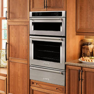 TORRE DE HORNO SMART ELECTRICO DE 76CM ACERO INOX Horno de convección verdadero Even-Heat (horno inferior) Proporciona un calentamiento constante y una cocción uniforme en todas las parrillas con un diseño único en forma de corbatín y un ventilador de convección que ayuda a garantizar una cocción más uniforme. Cocción por convección por microondas (horno superior) Aumenta la velocidad de cocción y proporciona una opción de cocción por convección secundaria Diseño inspirado profesionalmente.